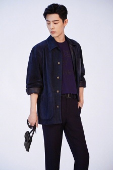 肖戰黑色西服帥氣圖片寫真