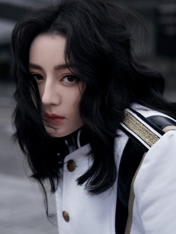 迪麗熱巴LV2022春夏大秀性感寫真