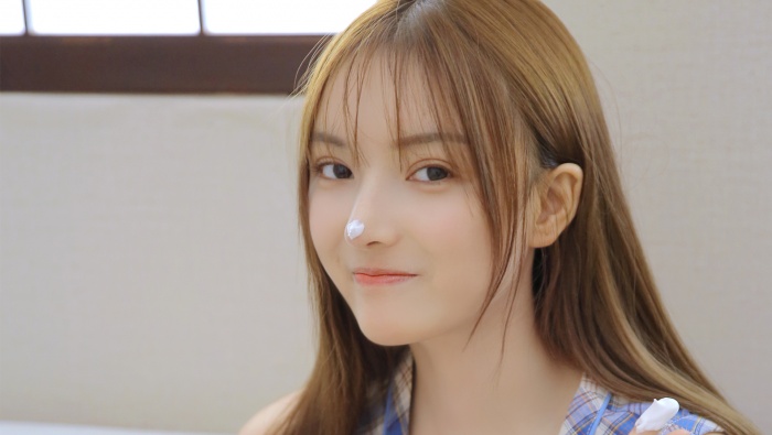 清秀甜美少女图片桌面壁纸