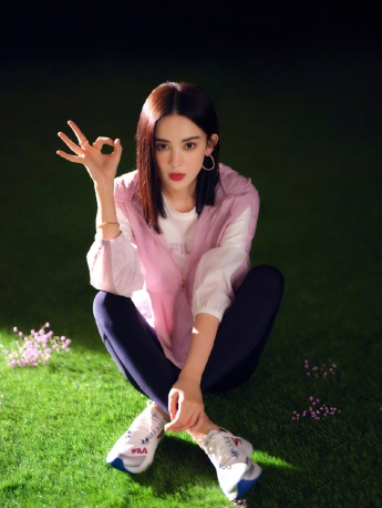 Guli Nazha early spring fashion magazine photo