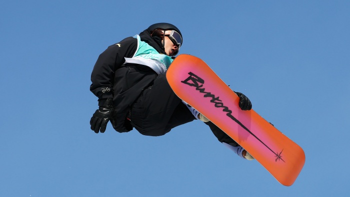 Su Yiming wins gold and catches board in the air computer wallpaper