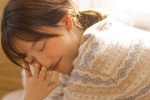 冬日暖陽甜美女生寫真壁紙