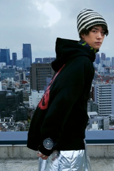 Yi Yang Qianxi's cool photo HD mobile wallpaper