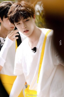 Still photos of the arrogant brother Chen Linong