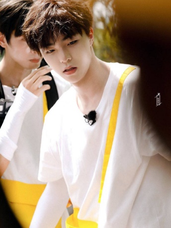 牛氣滿滿的哥哥陳立農劇照