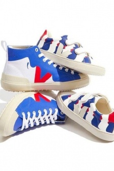 Multiple pictures of SHOES VEJA artist series