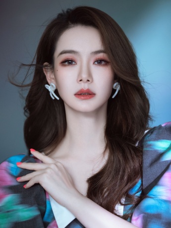 Qi Wei charming sexy photo pictures