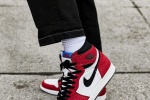 Nike AJ1 Chicago on-foot pictures