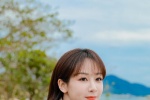 杨紫短发海边清新风壁纸