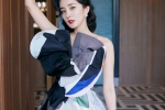 Yang Mi's curly hair and red lips retro sexy photo