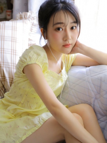 美艷性感美女白皙肌膚嫵媚誘惑寫真