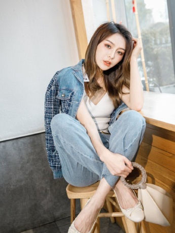 职业女性小香风穿搭写真图片