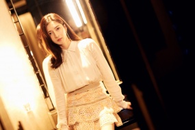 Jiang Shuying's healing smile photo computer wallpaper