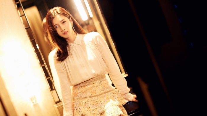 Jiang Shuying's healing smile photo computer wallpaper