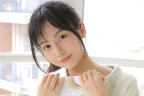 邻家女孩甜美写真桌面壁纸