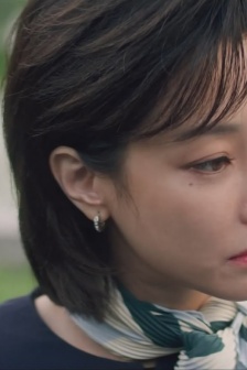 The first high-definition stills of Yellow Lily