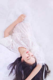 Mobile phone wallpaper pictures of beautiful women with long hair