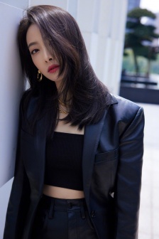 Song Qian cool and sexy leather clothes fashion and sexy pictures and photos