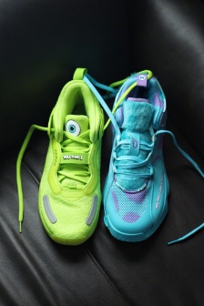 阿迪达斯怪兽公司联名局部细节图