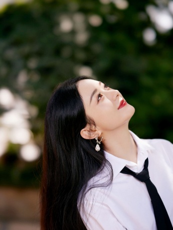 趙麗穎超短裙性感迷人寫真