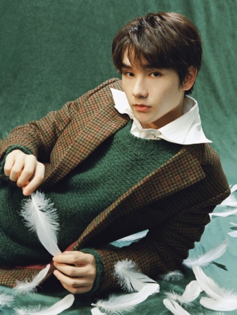 INTO1高卿塵時尚寫真