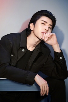 Cai Xukun's handsome makeup pictures and photos
