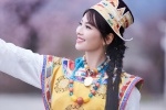 刘涛藏族服装优雅甜美写真图片