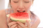 西瓜女孩清凉夏日清新甜美写真