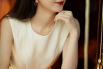 Zhao Liying elegant and sexy photo pictures in simple white dress