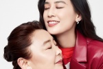 Huang Shengyi takes a warm and charming photo with her mother