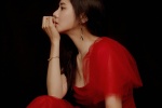 Choo Ja Hyun glamorous and sexy photo in lantern sleeve princess dress