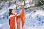Qiao Xin's beautiful costume photo in the snow