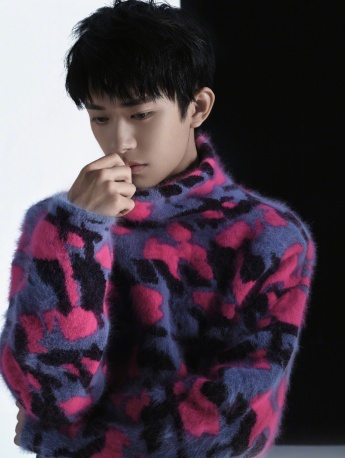 Yi Yang Qianxi's charming and handsome endorsement poster picture