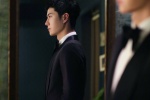 Wang Yibo's elegant and handsome photo in white shirt and black suit