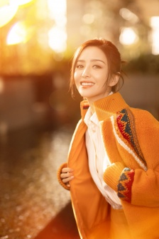 Tong Liya's sweet temperament photo pictures