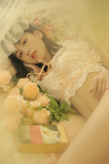 妖嬈美女誘人性感身材攝影寫真
