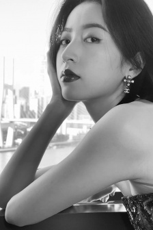 周雨彤ELLE风尚大典性感写真