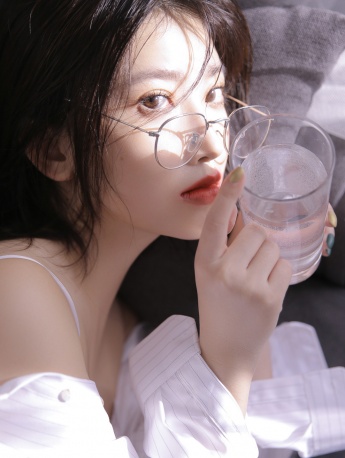 性感文艺风美女写真手机壁纸