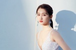 Beauty star Guan Xiaotong computer wallpaper