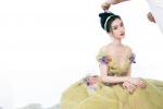 Angelababy sexy photo in yellow and green carved dress