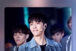 Handsome star Zhang Yixing mobile wallpaper
