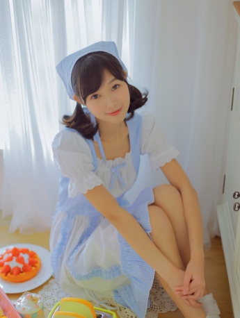 萝莉美女女仆装诱惑甜美写真