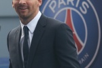 Messi joins Paris team pictures