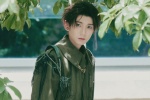 Wang Yuanjun's handsome photos in green workwear style