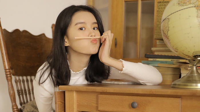 高顏值氣質美女桌麵壁紙圖片