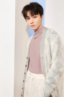 Wang Junkai brand endorsement handsome photo pictures