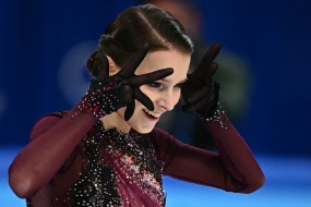 謝爾巴科娃花樣滑冰冠軍電腦桌麵