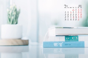 July 2021 small fresh still life scenery desktop calendar wallpaper