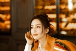 Tong Liya's sweet temperament photo pictures