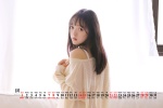 2021年8月清纯美女桌面日历壁纸